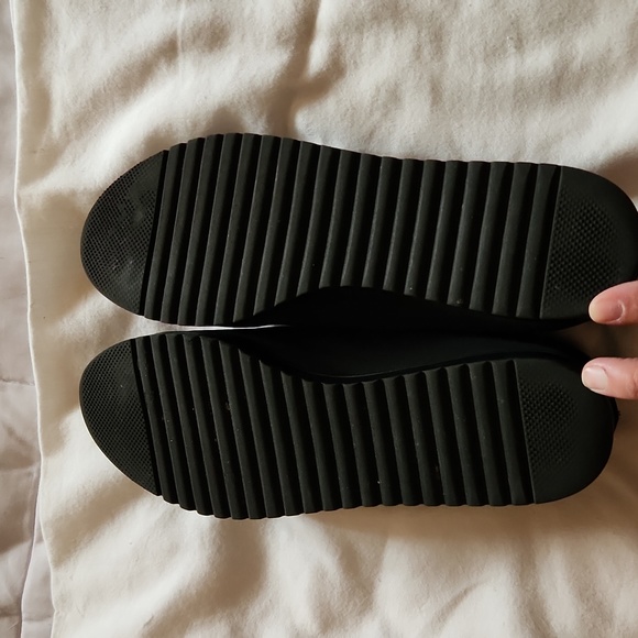 Rocket Dog Black Slip On Flats - Picture 7 of 8